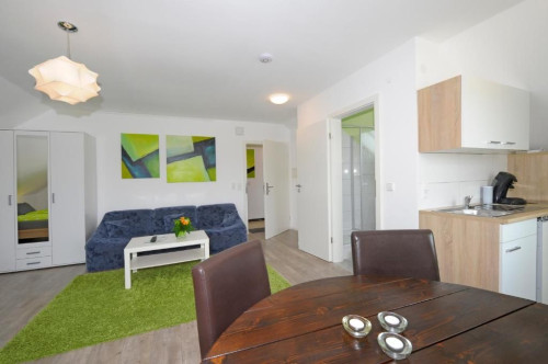 Modern, bright 1-room apartment (33 sqm) with kitchenette and separate bathroom, Speyer