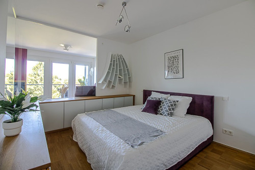 High-quality furnished apartment including Wi-Fi/MagentaTV, parquet flooring, balcony, and underground parking space. - Gallery - 19