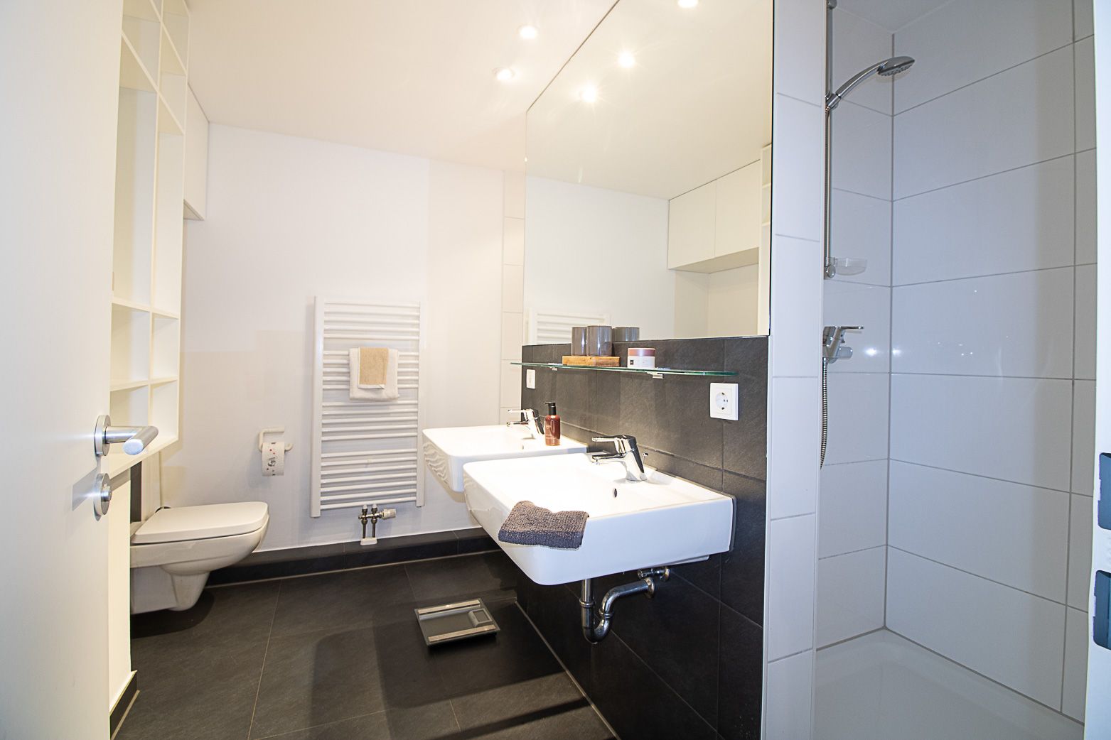 High-Quality Furnished Apartment Including Wi-Fi/MagentaTV, Parquet Flooring, Balcony, And Undergrou - 15