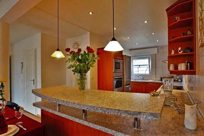 Tastefully Furnished Apartment With Five Rooms As Well As Balcony With View Of The Siebengebirge! - 13