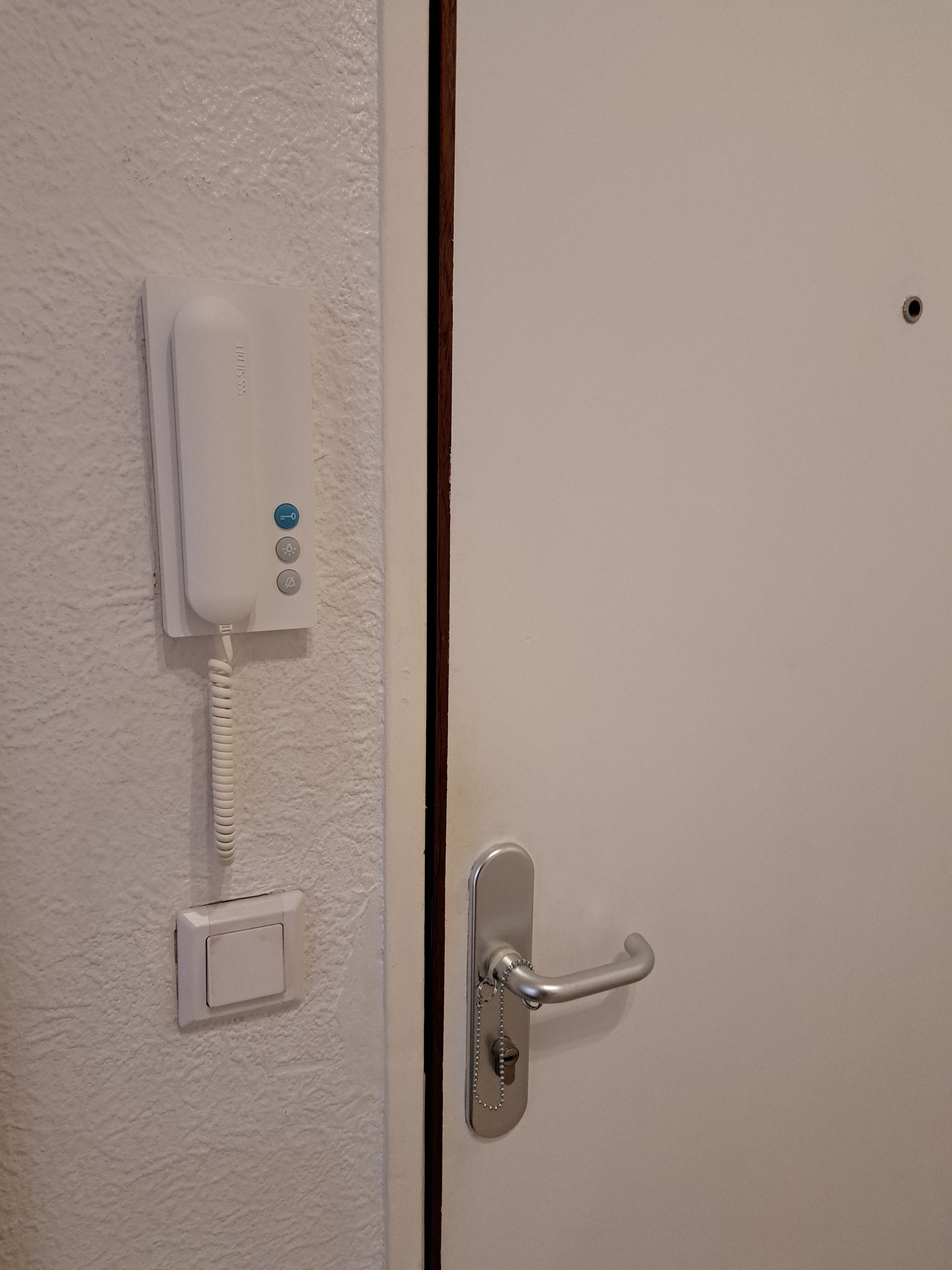  Fully Furnished Apartment, Central, Balcony, Own Car Parking Space, Elevator, Very Spacious  -  Fully furnished apartment, central, balcony, own car parking space, elevator, very spacious  - Gallery -  16