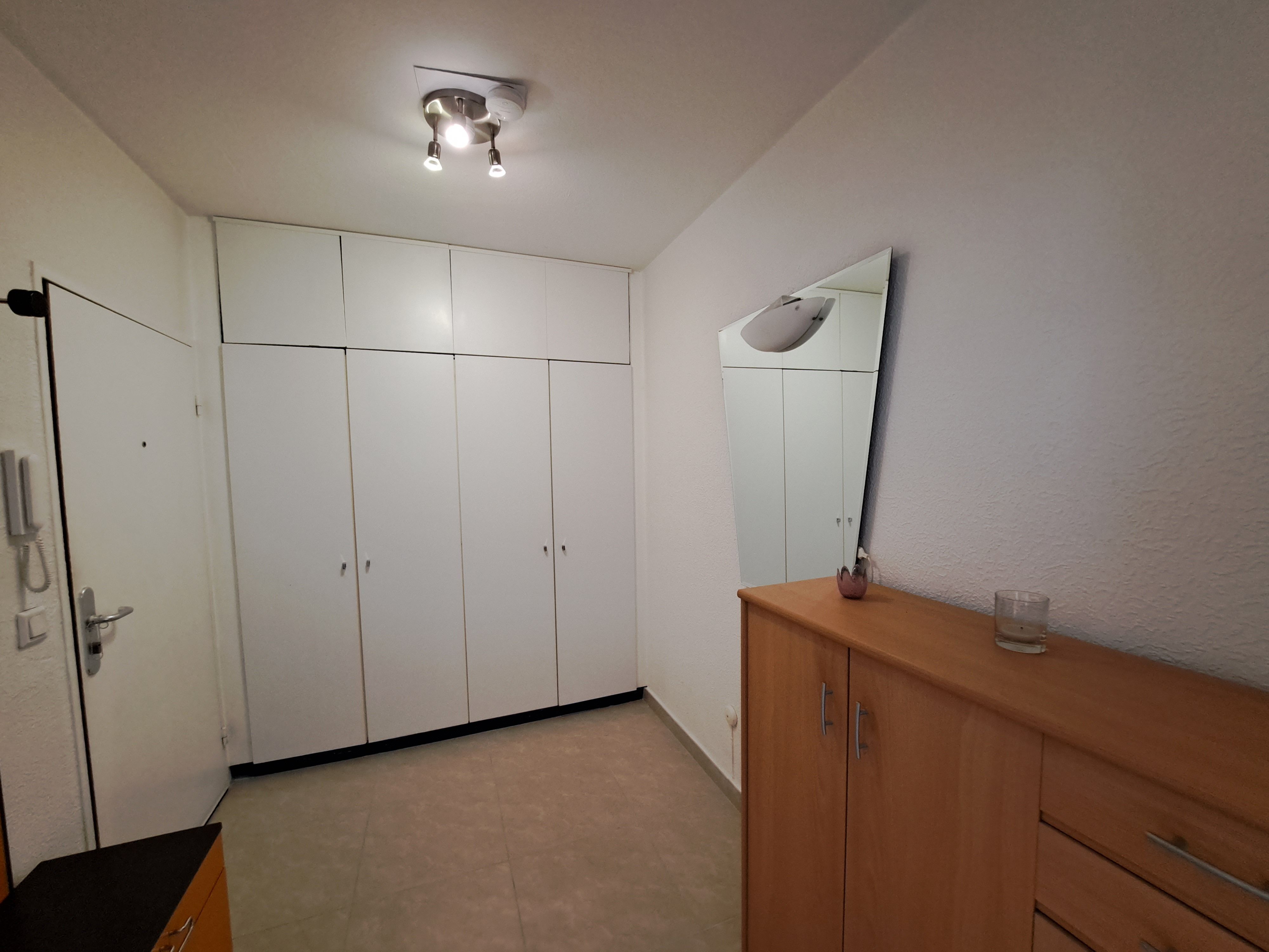  Fully Furnished Apartment, Central, Balcony, Own Car Parking Space, Elevator, Very Spacious  -  Fully furnished apartment, central, balcony, own car parking space, elevator, very spacious  - Gallery -  33