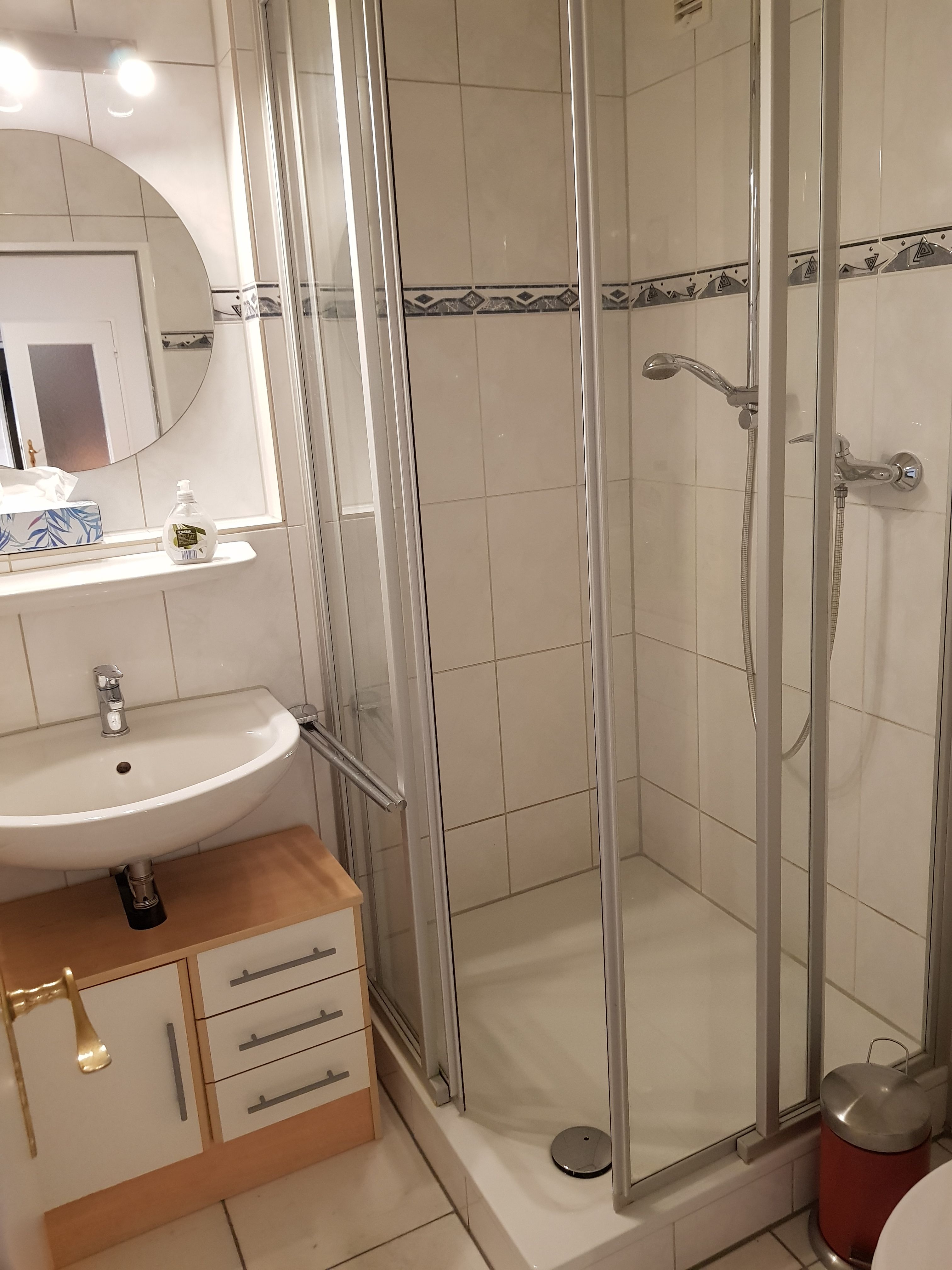  Fully Furnished Apartment, Central, Balcony, Own Car Parking Space, Elevator, Very Spacious  -  Fully furnished apartment, central, balcony, own car parking space, elevator, very spacious  - Gallery -  24