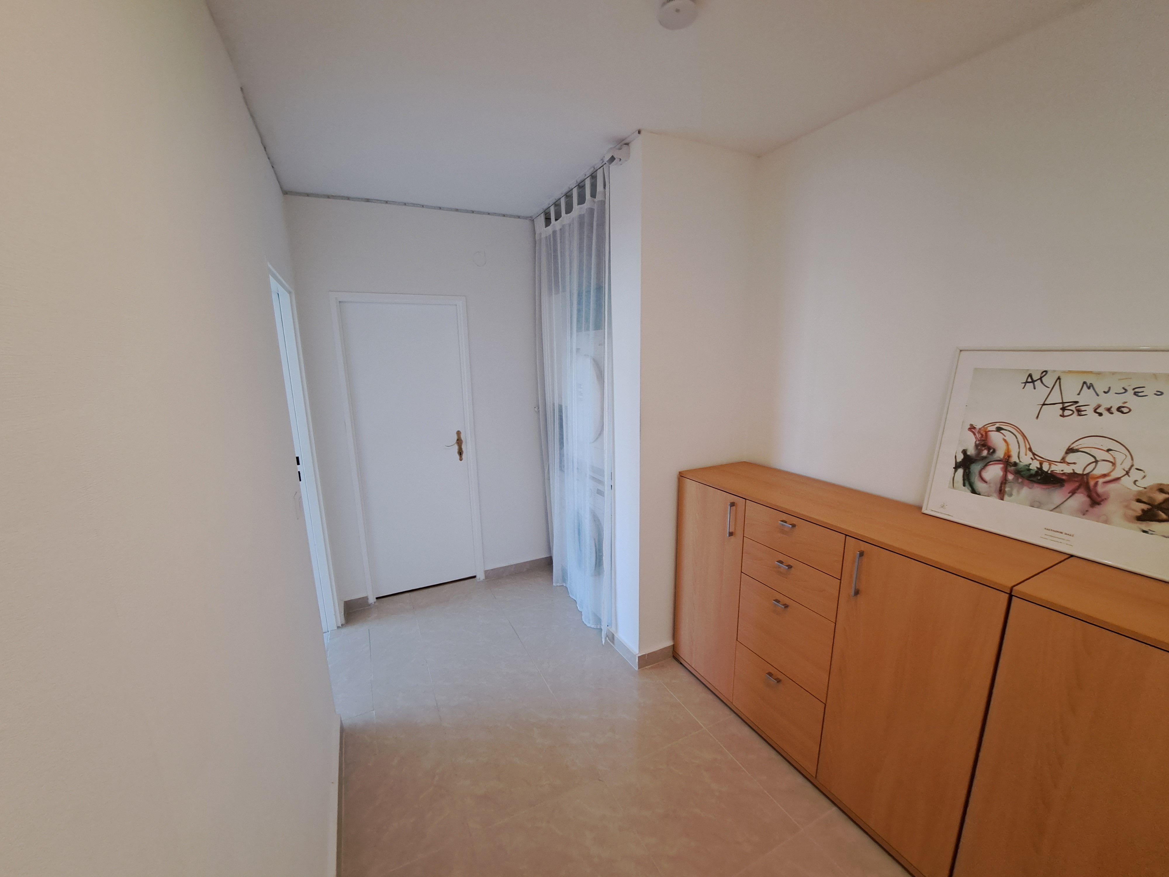  Fully Furnished Apartment, Central, Balcony, Own Car Parking Space, Elevator, Very Spacious  -  Fully furnished apartment, central, balcony, own car parking space, elevator, very spacious  - Gallery -  31