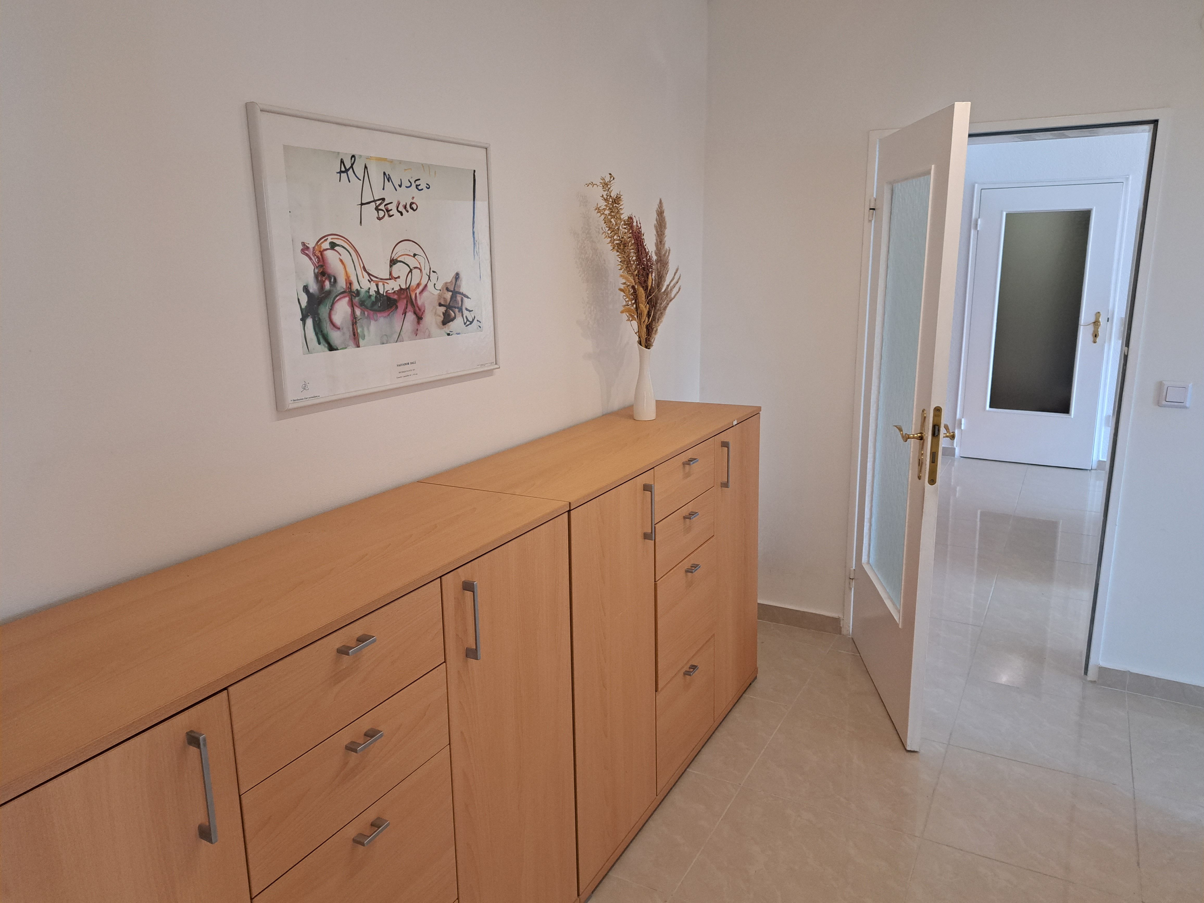  Fully Furnished Apartment, Central, Balcony, Own Car Parking Space, Elevator, Very Spacious  -  Fully furnished apartment, central, balcony, own car parking space, elevator, very spacious  - Gallery -  30