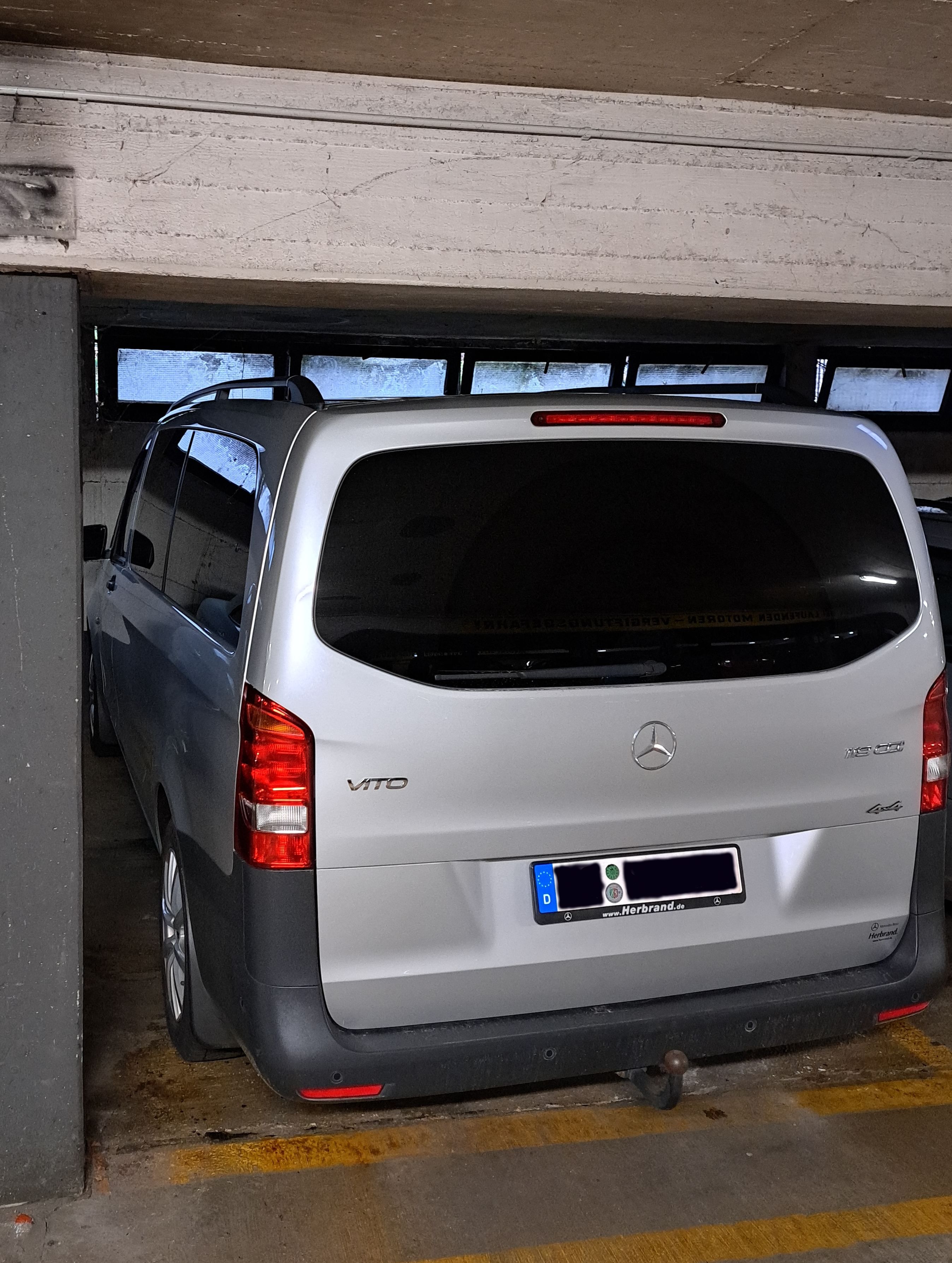  Fully Furnished Apartment, Central, Balcony, Own Car Parking Space, Elevator, Very Spacious  -  Fully furnished apartment, central, balcony, own car parking space, elevator, very spacious  - Gallery -  9