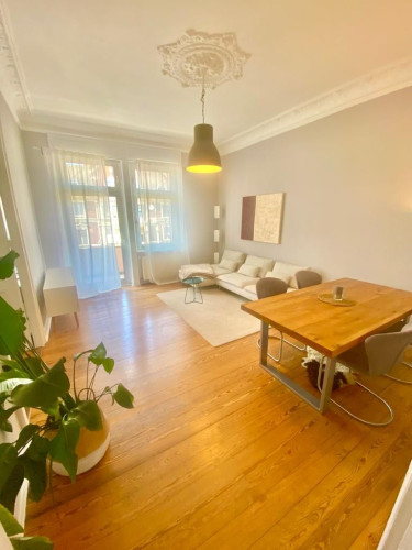 Central old building apartment with balcony and study room