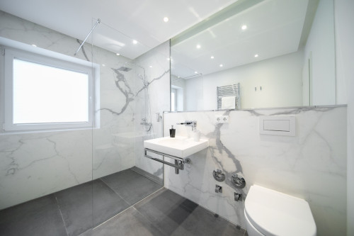 Luxe Apartment in Neuss | 105 SQM | Parking | Washing | 2 Bedrooms | Balcony - Gallery - 22