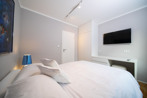 Luxe Apartment in Neuss | 105 SQM | Parking | Washing | 2 Bedrooms | Balcony - Gallery - 24