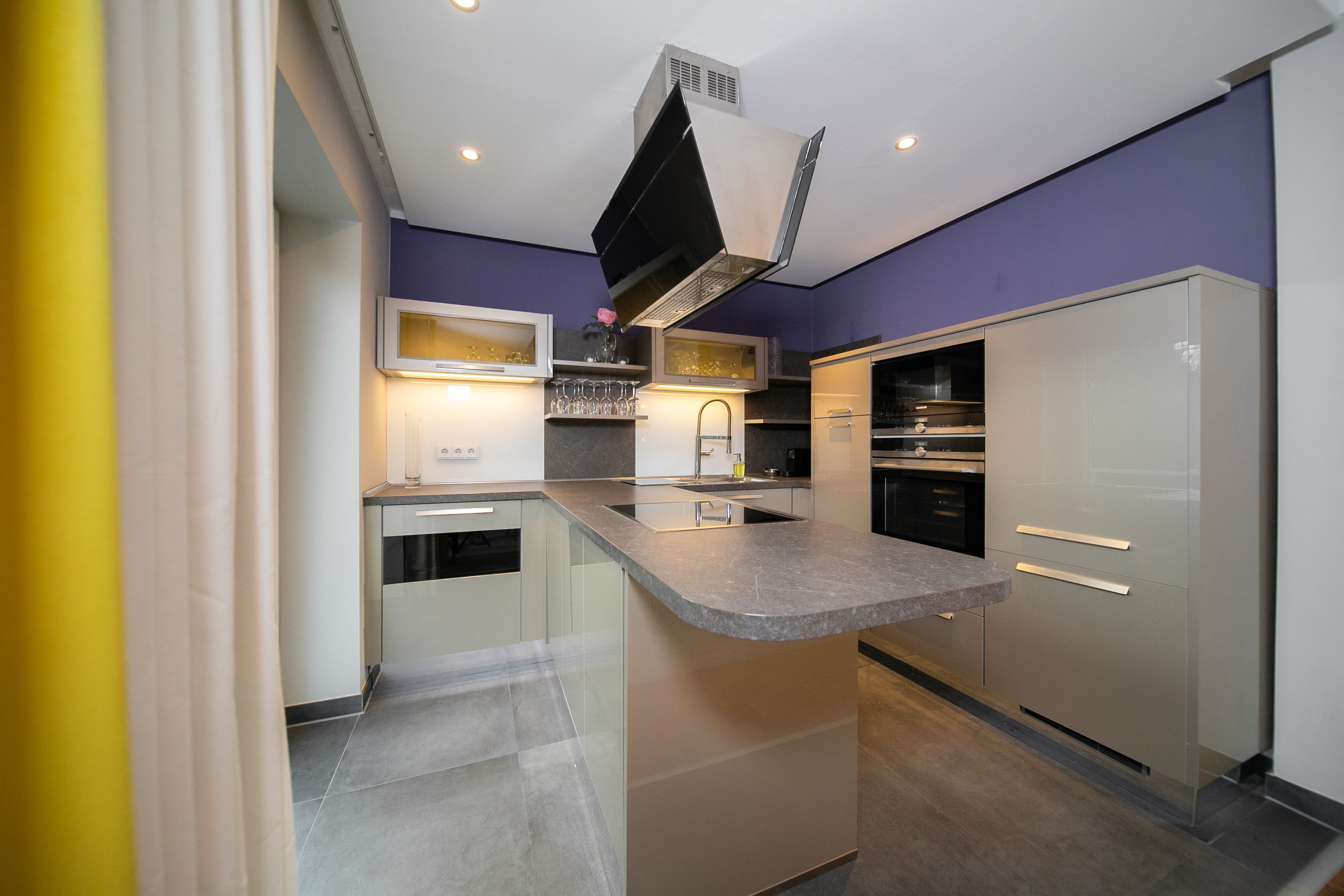 Luxe Apartment In Neuss | 105 SQM | Parking | Washing | 2 Bedrooms | Balcony - 5