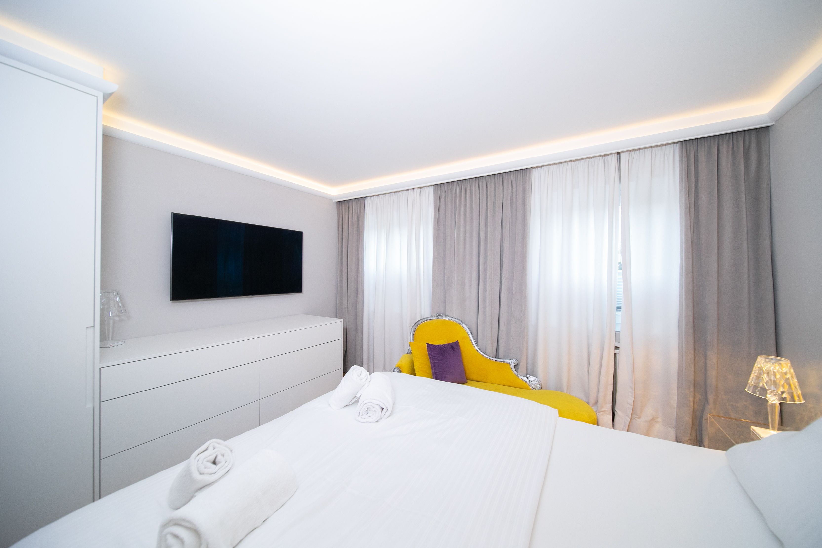 Luxe Apartment In Neuss | 105 SQM | Parking | Washing | 2 Bedrooms | Balcony - 29