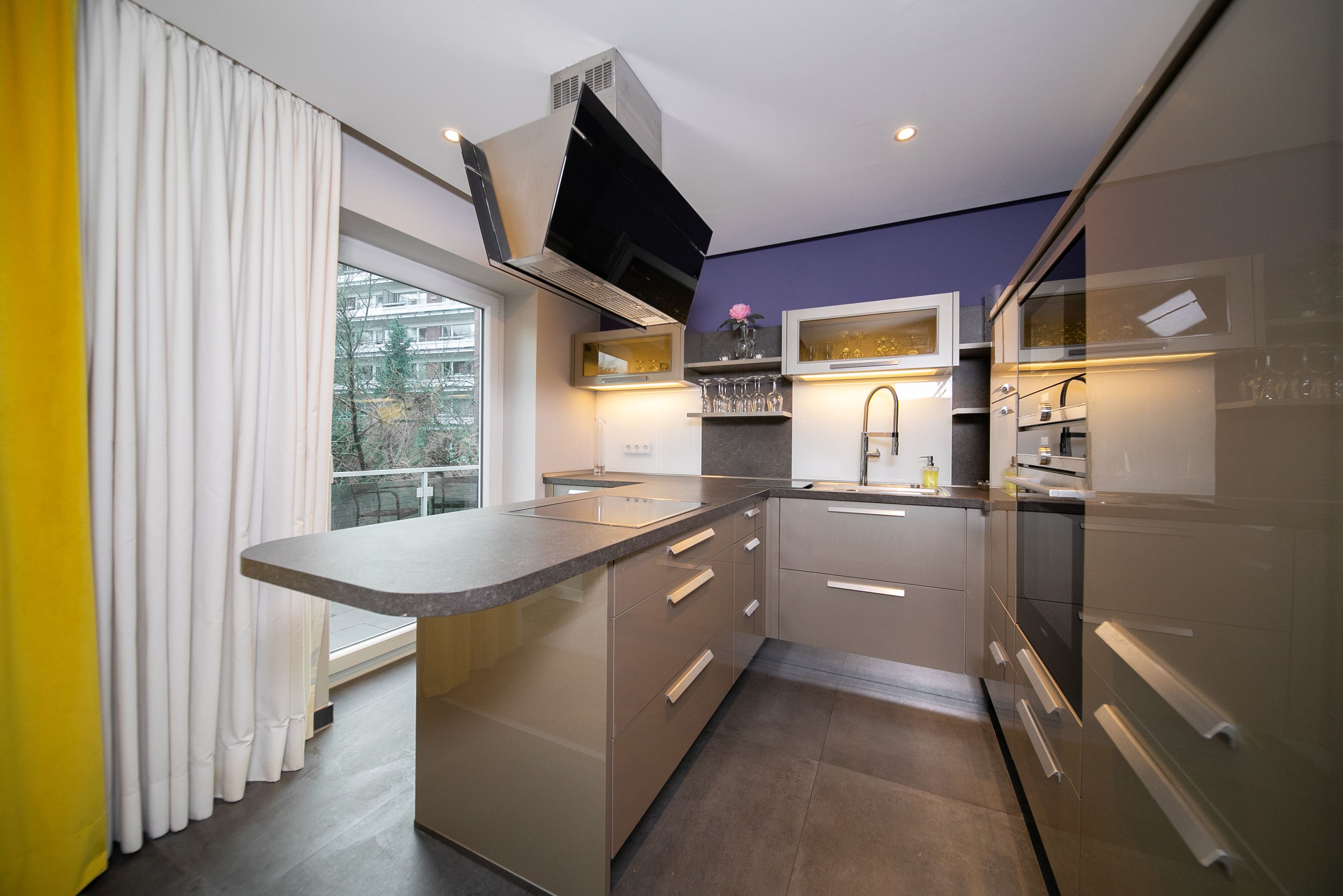 Luxe Apartment In Neuss | 105 SQM | Parking | Washing | 2 Bedrooms | Balcony - 3