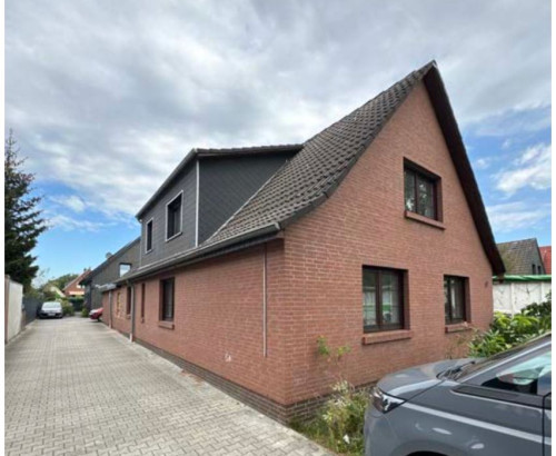 Large Holiday Home/Workers' Apartment with 2 Bedrooms, 2 Bathrooms & 1 Living Area