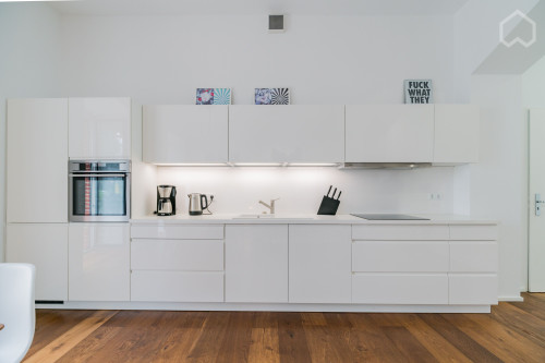 Stylish Loft in Mitte > directly at Spree River with small Beach