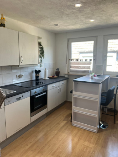 Apartment for 4 with balcony, bathtub, kitchen, smart tv, washing machine, internet & parking