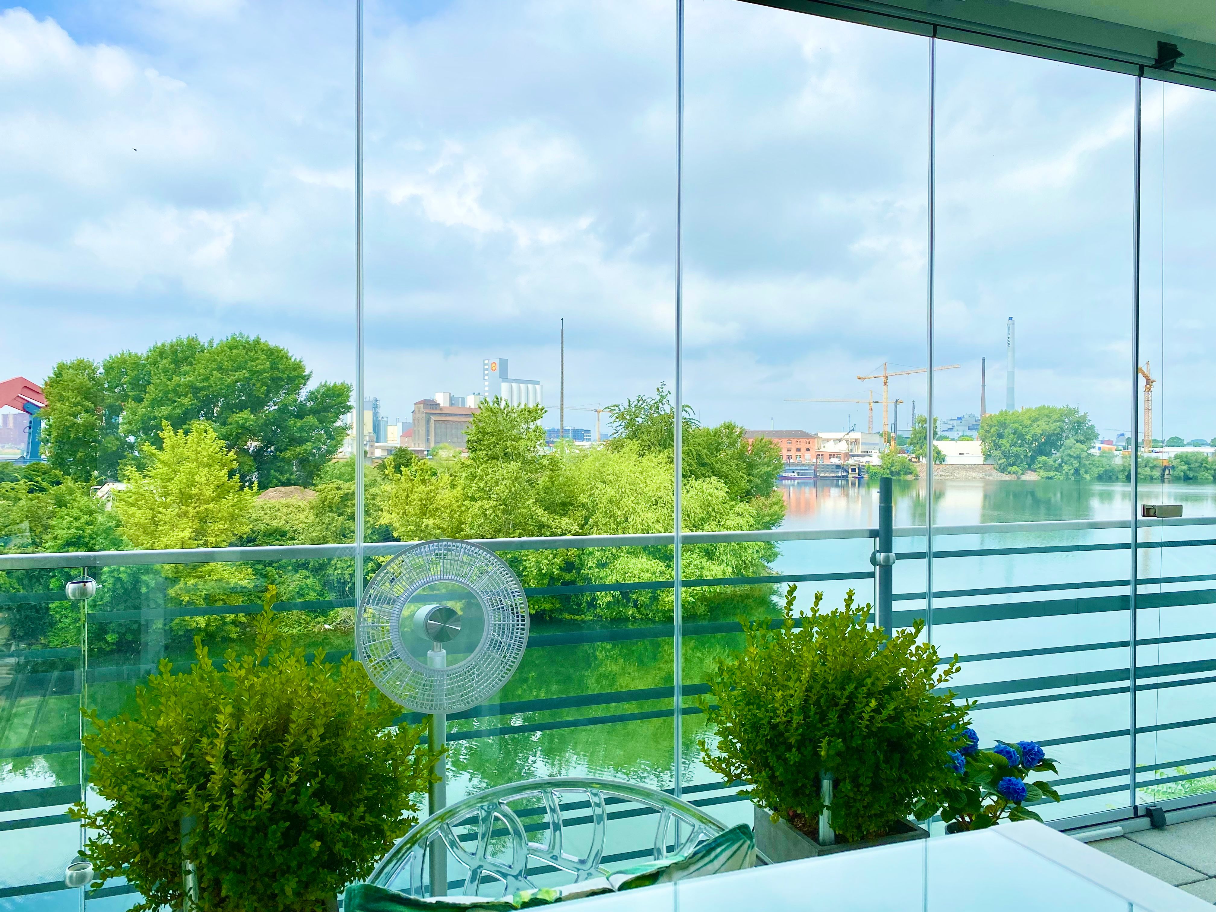 High Class Design Suite With Water View - 9