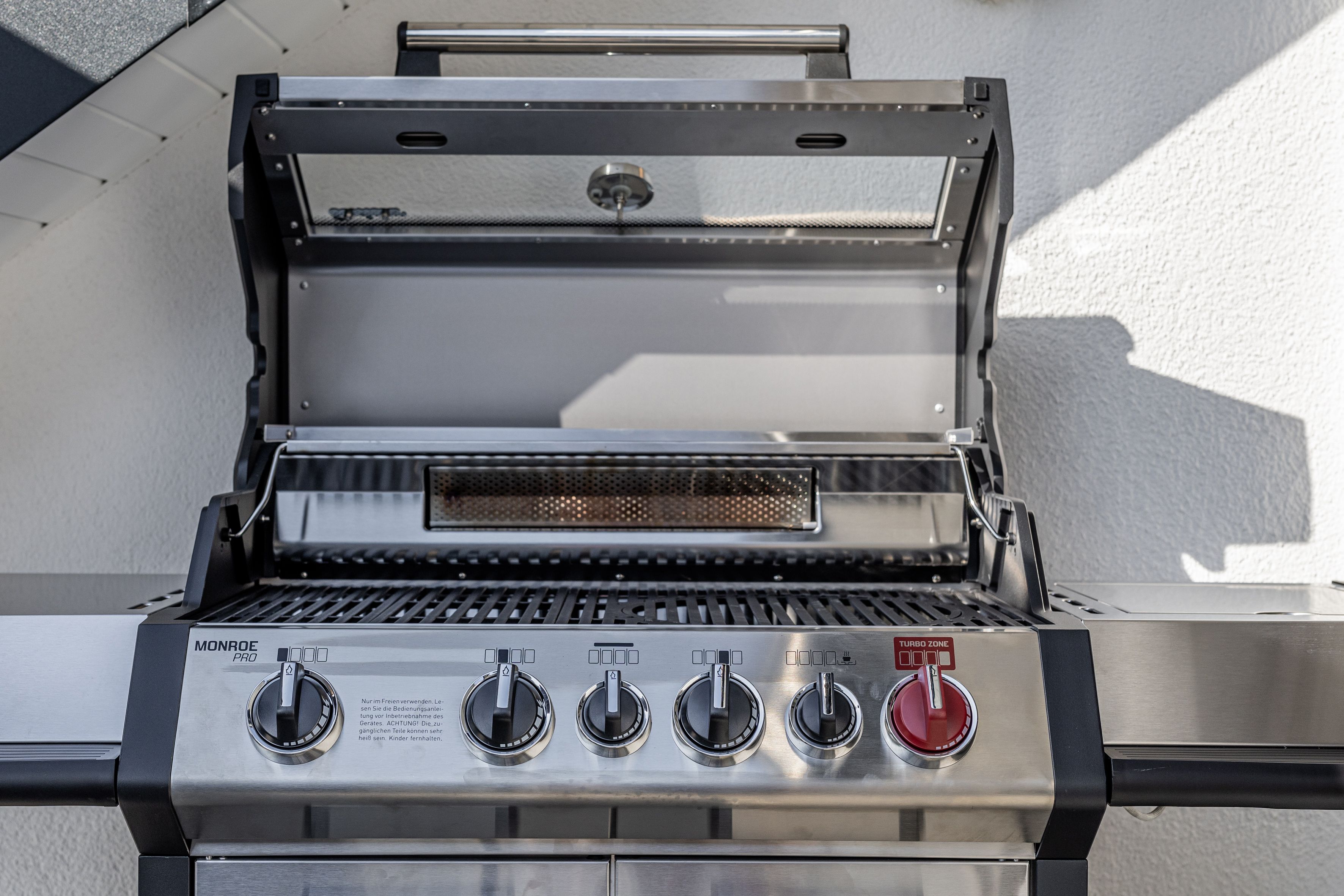  Luxury Apartment I Gas BBQ I Smart TV I Balcony I Underground Parking Space  -  Luxury Apartment I Gas BBQ I Smart TV I Balcony I underground parking space  - Gallery -  9
