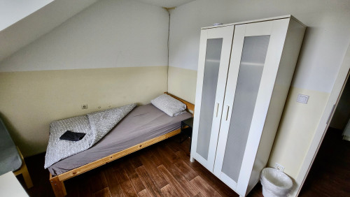 Affordable Worker’s Apartment for Students & Expats – Central Location in Oberhausen (40 sqm – 2 Rooms, Kitchen, Bathroom)