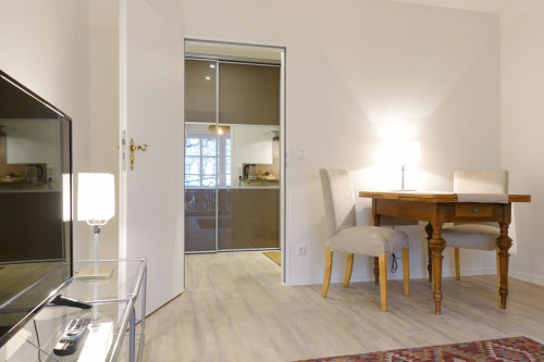 A tasteful, modern apartment - Gallery - 8
