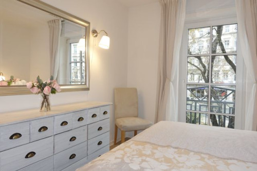 A tasteful, modern apartment - Gallery - 5