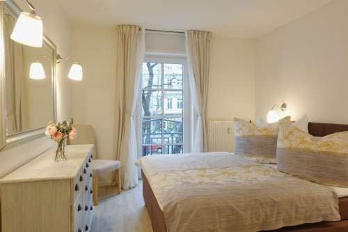 A tasteful, modern apartment - Gallery - 7