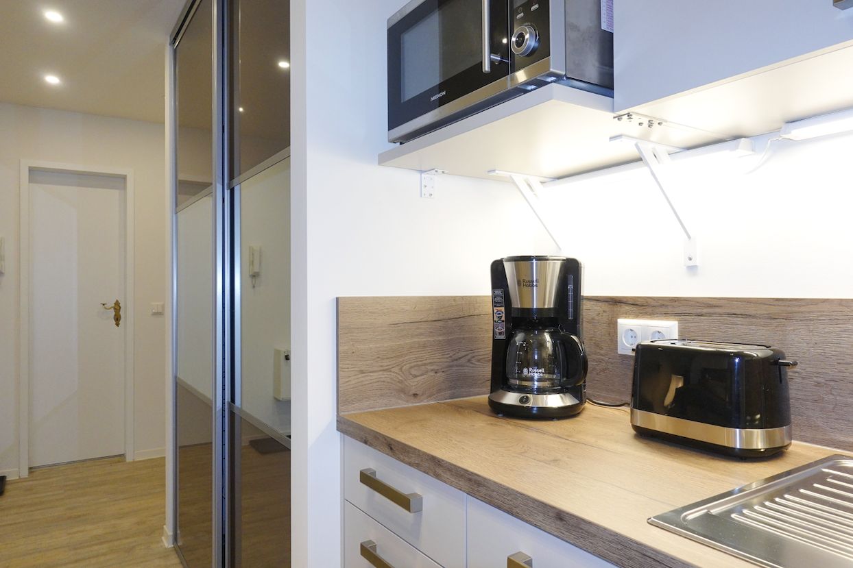 A Tasteful, Modern Apartment - 11