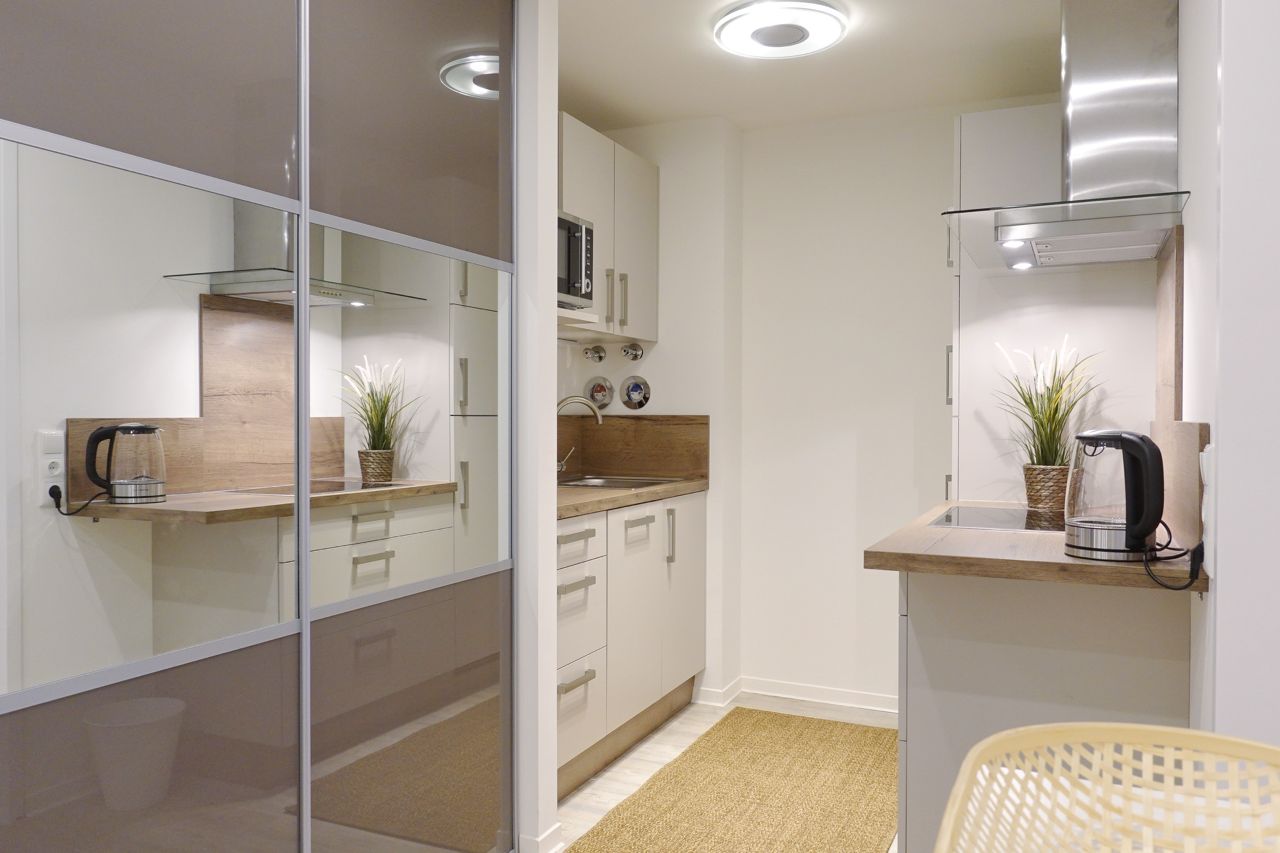 A Tasteful, Modern Apartment - 9