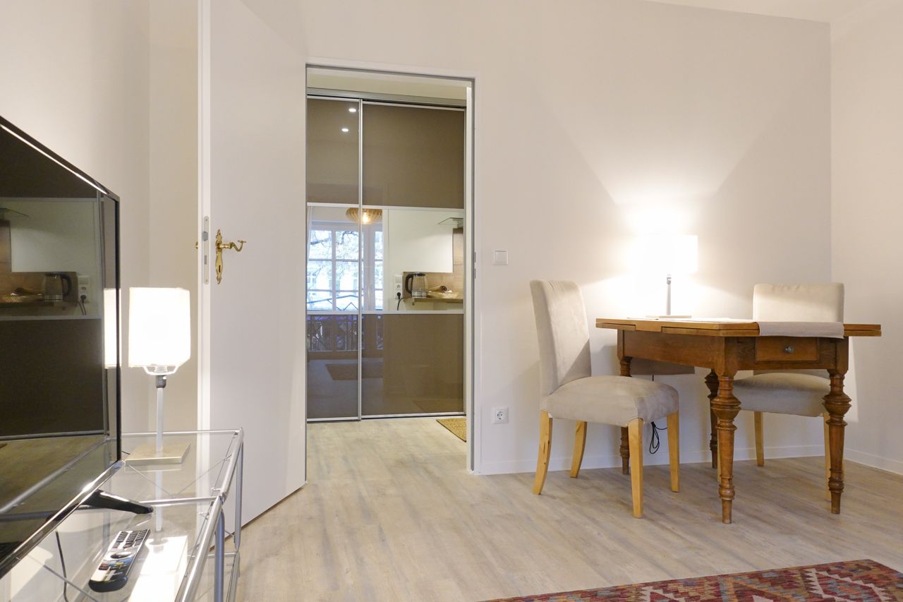 A Tasteful, Modern Apartment - 4