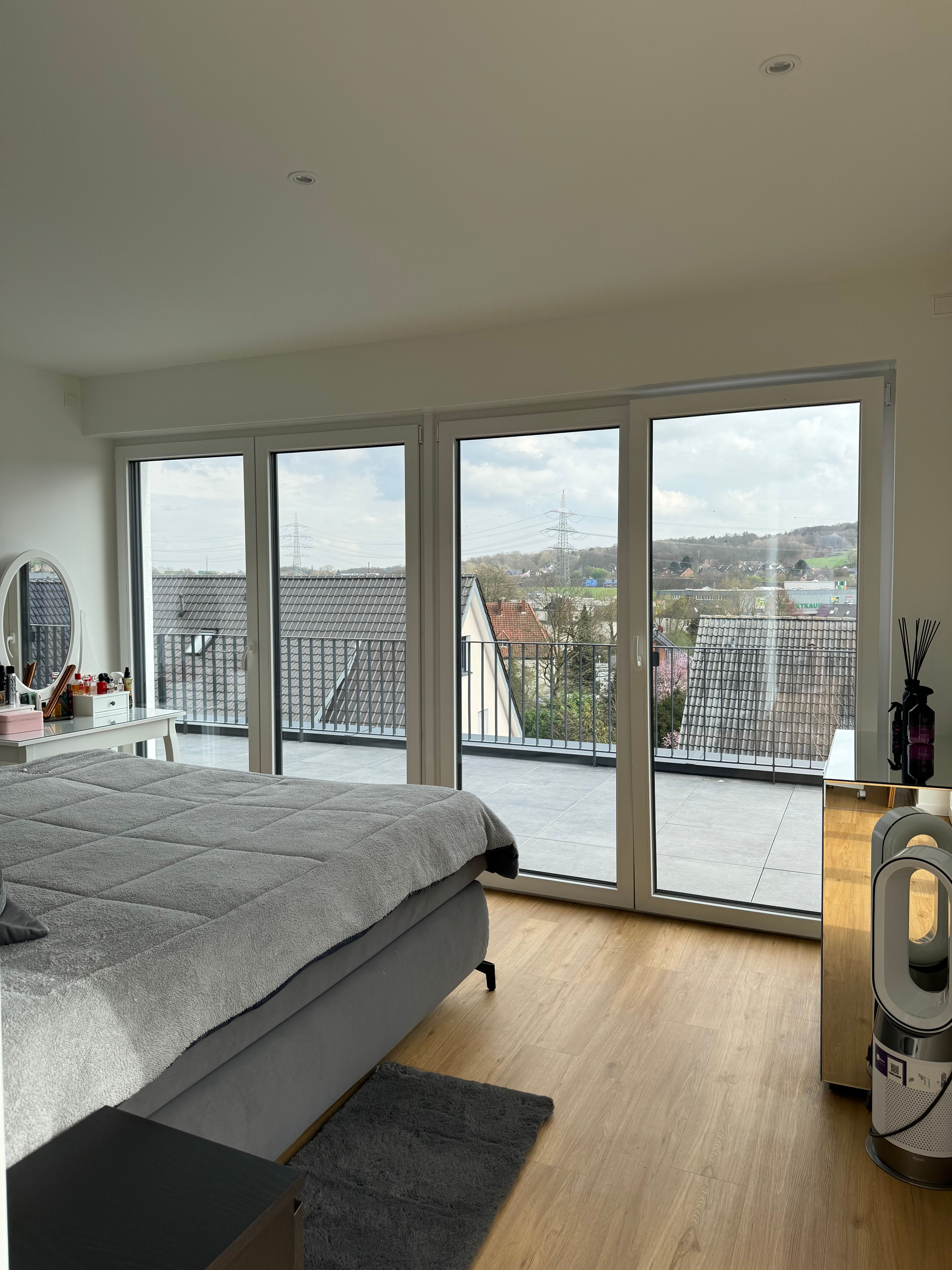 Fantastic, Gorgeous Suite In Excellent Location - 37