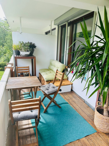 Stylish and comfortable apartment available to rent in Bonn, 5 minutes walk to amenities and to the forest