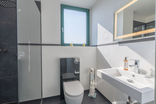 MiLPAU Bochum1: Deluxe Penthouse - Fireplace - Parking - Kitchen for 10 Guests - Gallery - 35