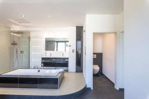 MiLPAU Bochum1: Deluxe Penthouse - Fireplace - Parking - Kitchen for 10 Guests - Gallery - 27