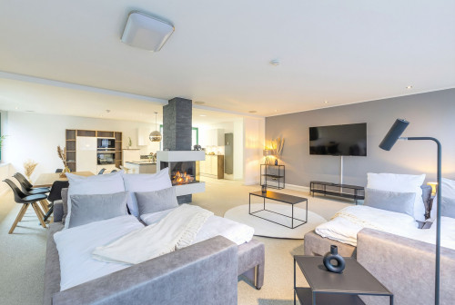 MiLPAU Bochum1: Deluxe Penthouse - Fireplace - Parking - Kitchen for 10 Guests - Gallery - 17