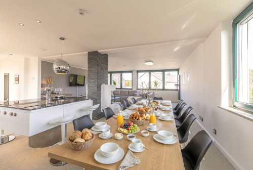MiLPAU Bochum1: Deluxe Penthouse - Fireplace - Parking - Kitchen for 10 Guests - Gallery - 4