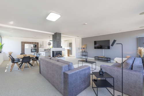 MiLPAU Bochum1: Deluxe Penthouse - Fireplace - Parking - Kitchen for 10 Guests - Gallery - 25