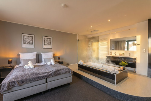 MiLPAU Bochum1: Deluxe Penthouse - Fireplace - Parking - Kitchen for 10 Guests - Gallery - 6