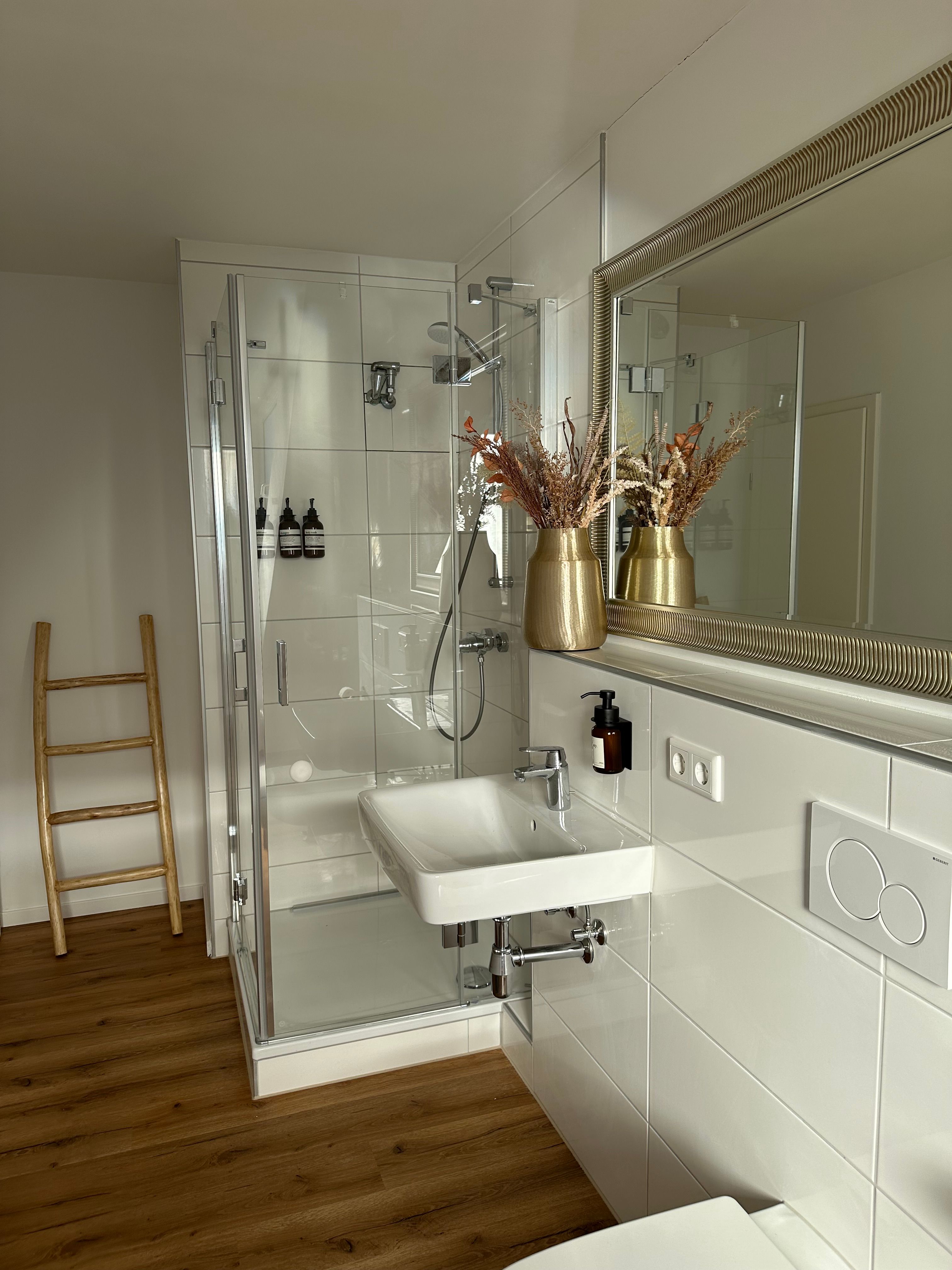 Modern, Newly Renovated Apartment ,3 Bedrooms For Up To 7 People On Mönchengladbach's Hindenburgstra - 17