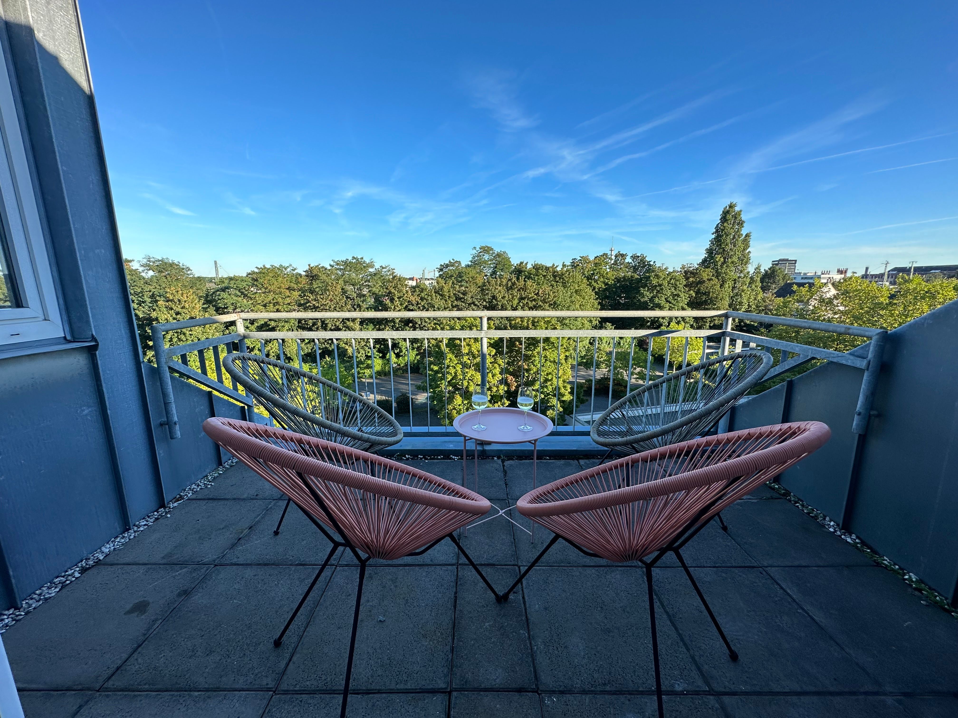 Modern, Newly Renovated Apartment ,3 Bedrooms For Up To 7 People On Mönchengladbach's Hindenburgstra - 5