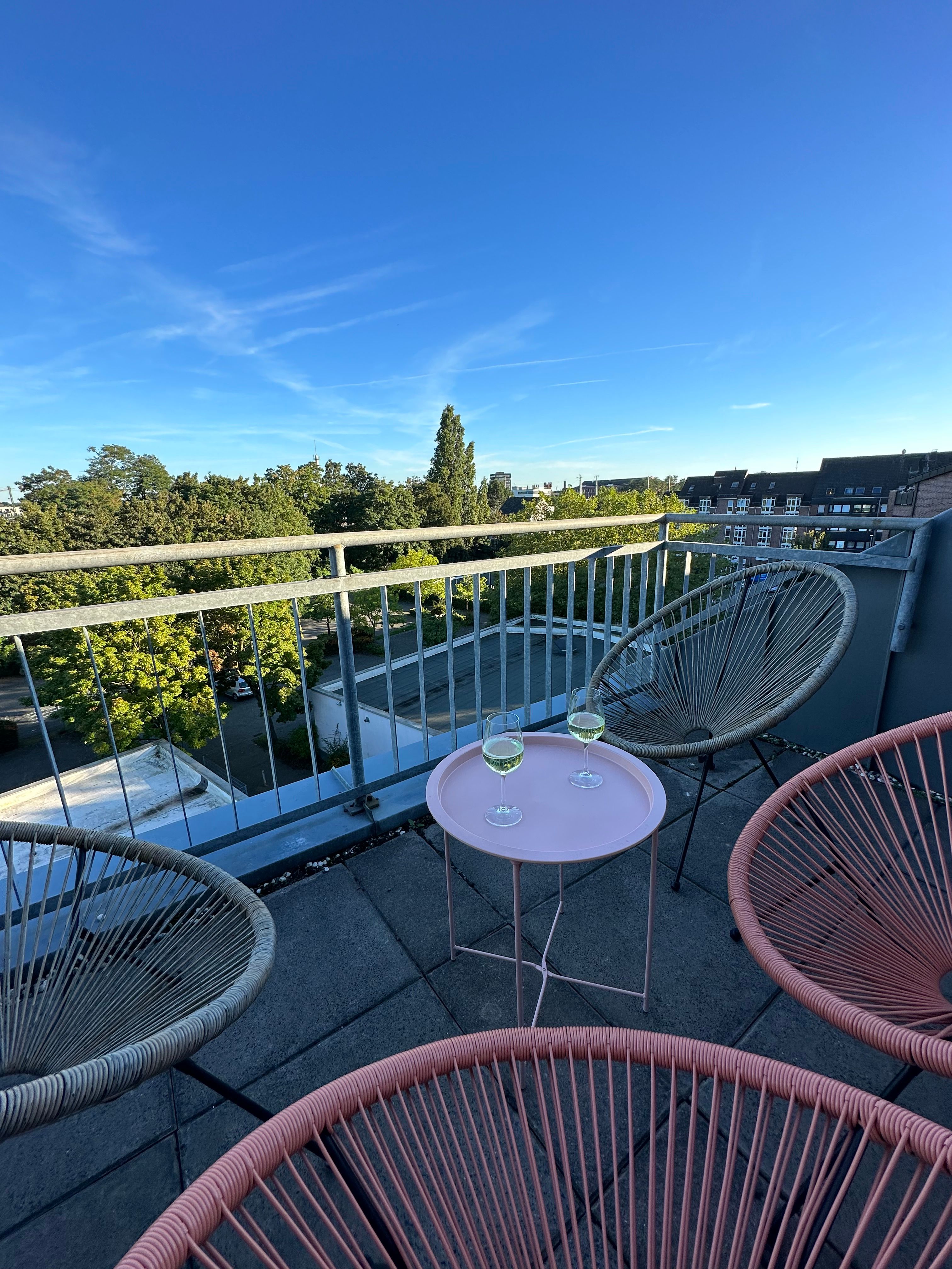 Modern, Newly Renovated Apartment ,3 Bedrooms For Up To 7 People On Mönchengladbach's Hindenburgstra - 4
