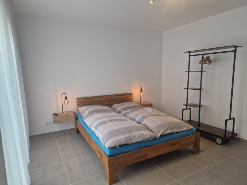 Modern 70m² three-room apartment with its own step-free entrance on the ground floor in Wiesbaden-Delkenheim