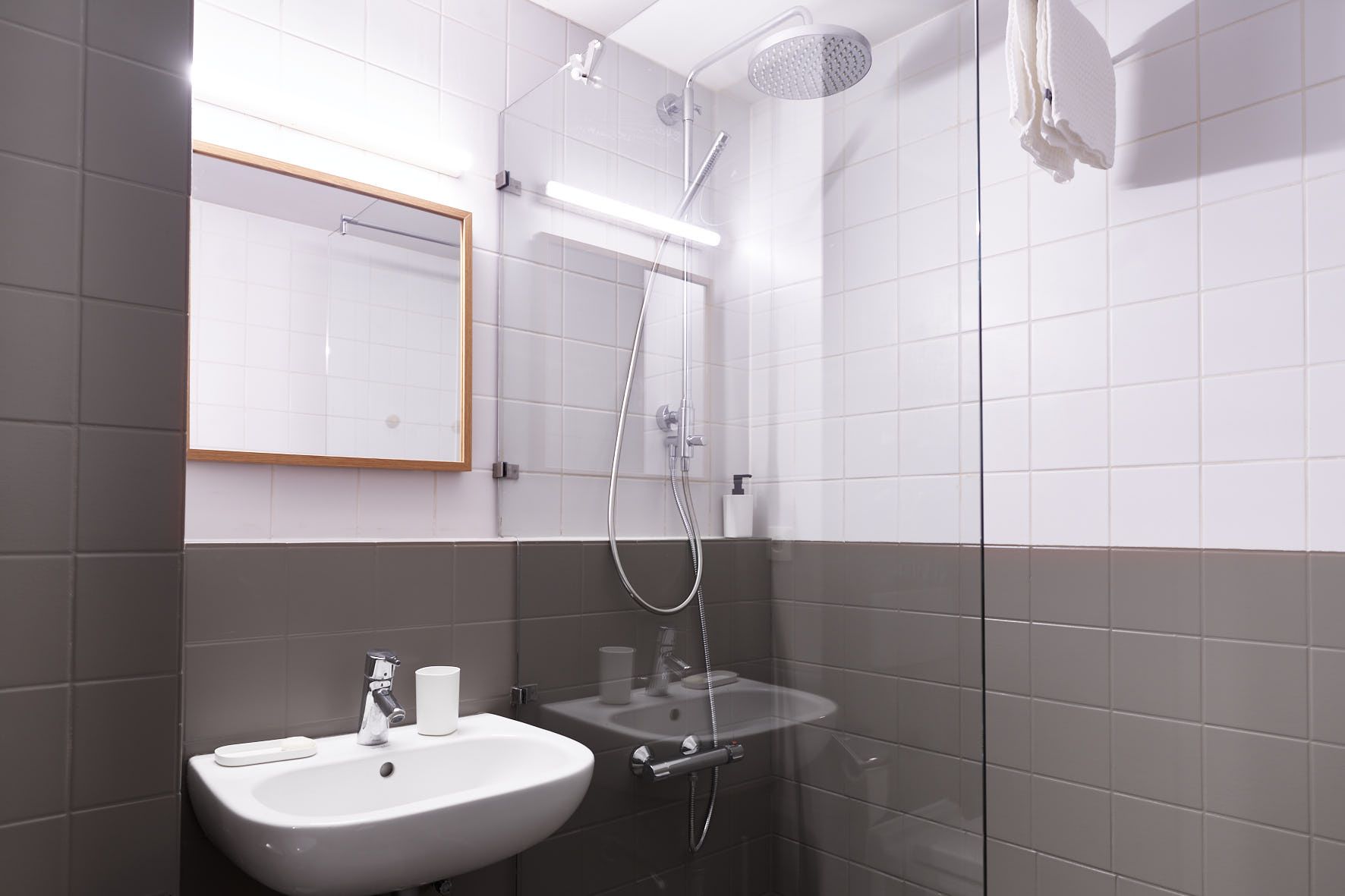 Modern And Tastefully Furnished 2 Room Flat In An Attractive And Quiet Location Near The Blühenden B - 4