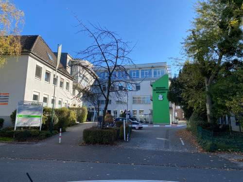 Beautiful Apartment in the Center of Opladen, Leverkusen. 5 min. walk to the train to reach Cologne and/or Düsseldorf. Ground floor.