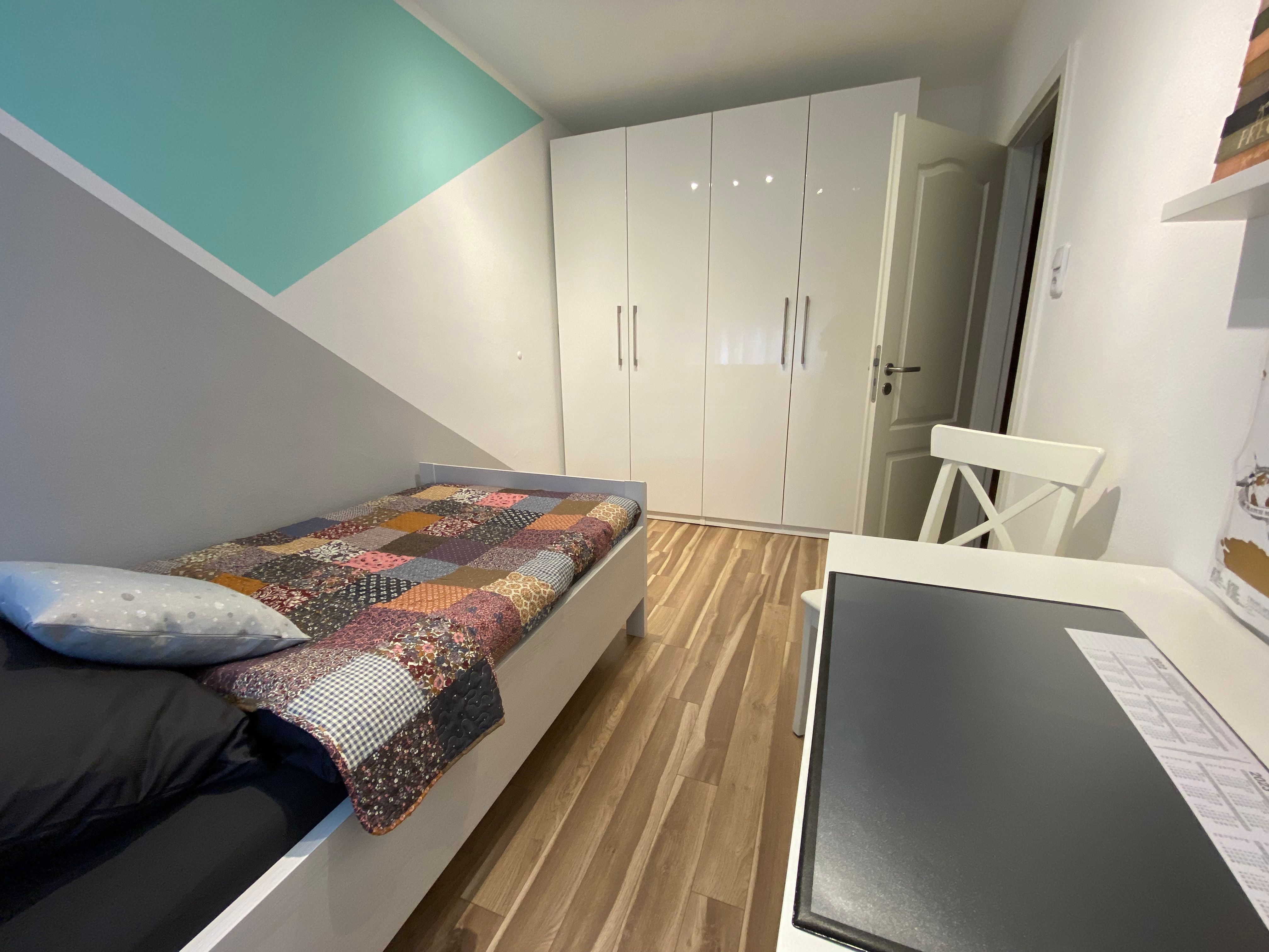  Beautiful Apartment In The Center Of Opladen, Leverkusen. 5 Min. Walk To The Train To Reach Cologne   -  Beautiful Apartment in the Center of Opladen, Leverkusen. 5 min. walk to the train to reach Cologne and/or Düsseldorf. Ground floor.  - Gallery -  25