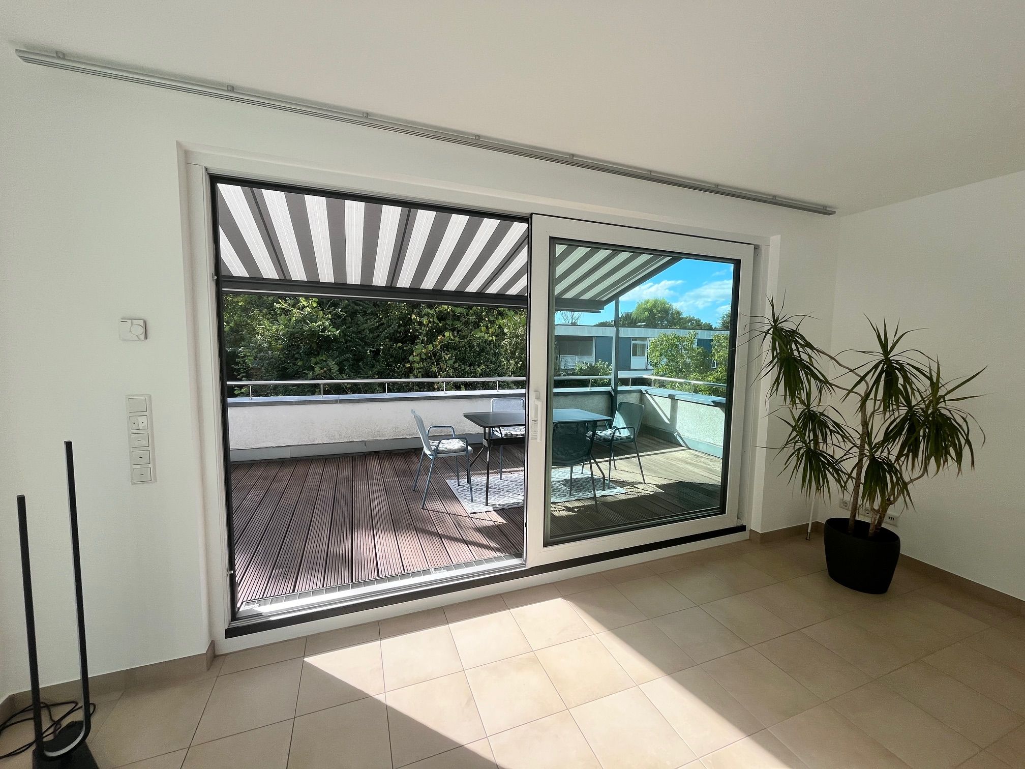 Bright, Spacious Apartment In Neuss Near Düsseldorf, 90 Sqm And Fully Furnished With A Private Parki - 5