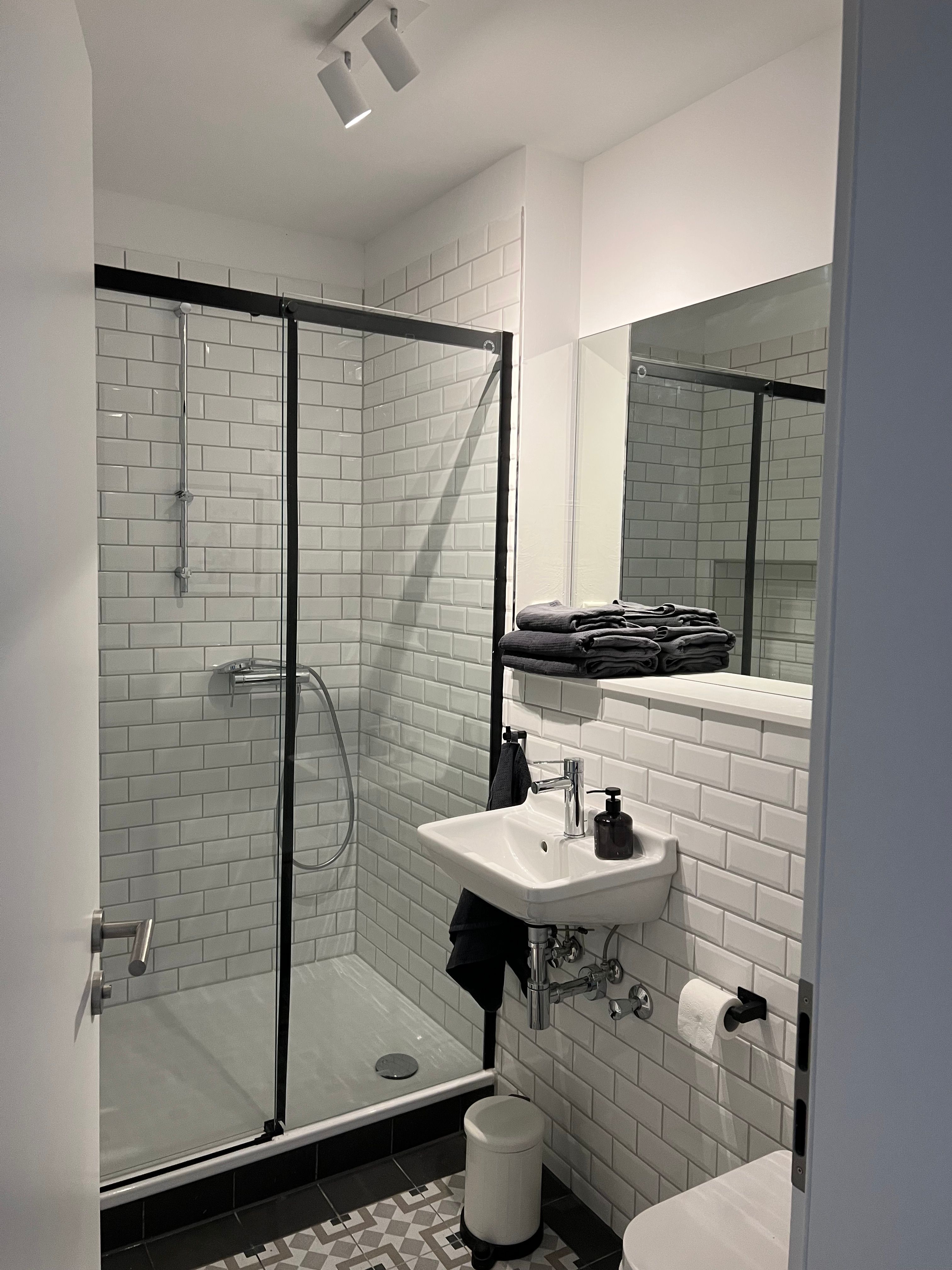Cozy & Modern Apartment Located In Östliche Vorstadt - 1