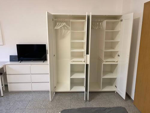 Modern, fully furnished 3-room apartment with 5 beds in central Magdeburg