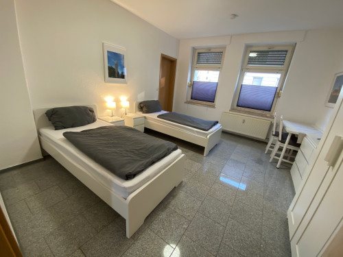 Modern, fully furnished 3-room apartment with 5 beds in central Magdeburg