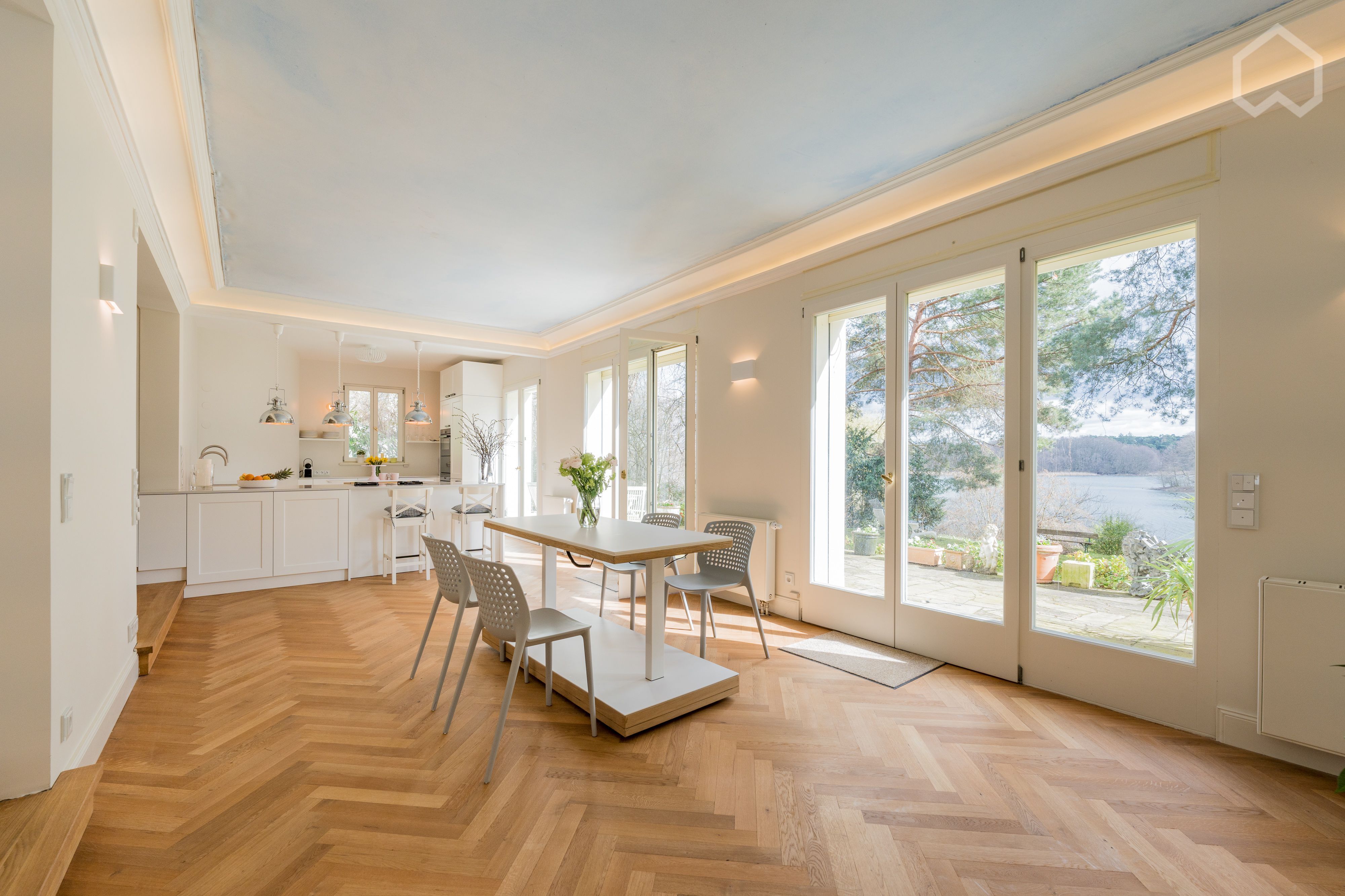  Villa Floor At The Lake  -  Villa floor at the lake  - Gallery -  50