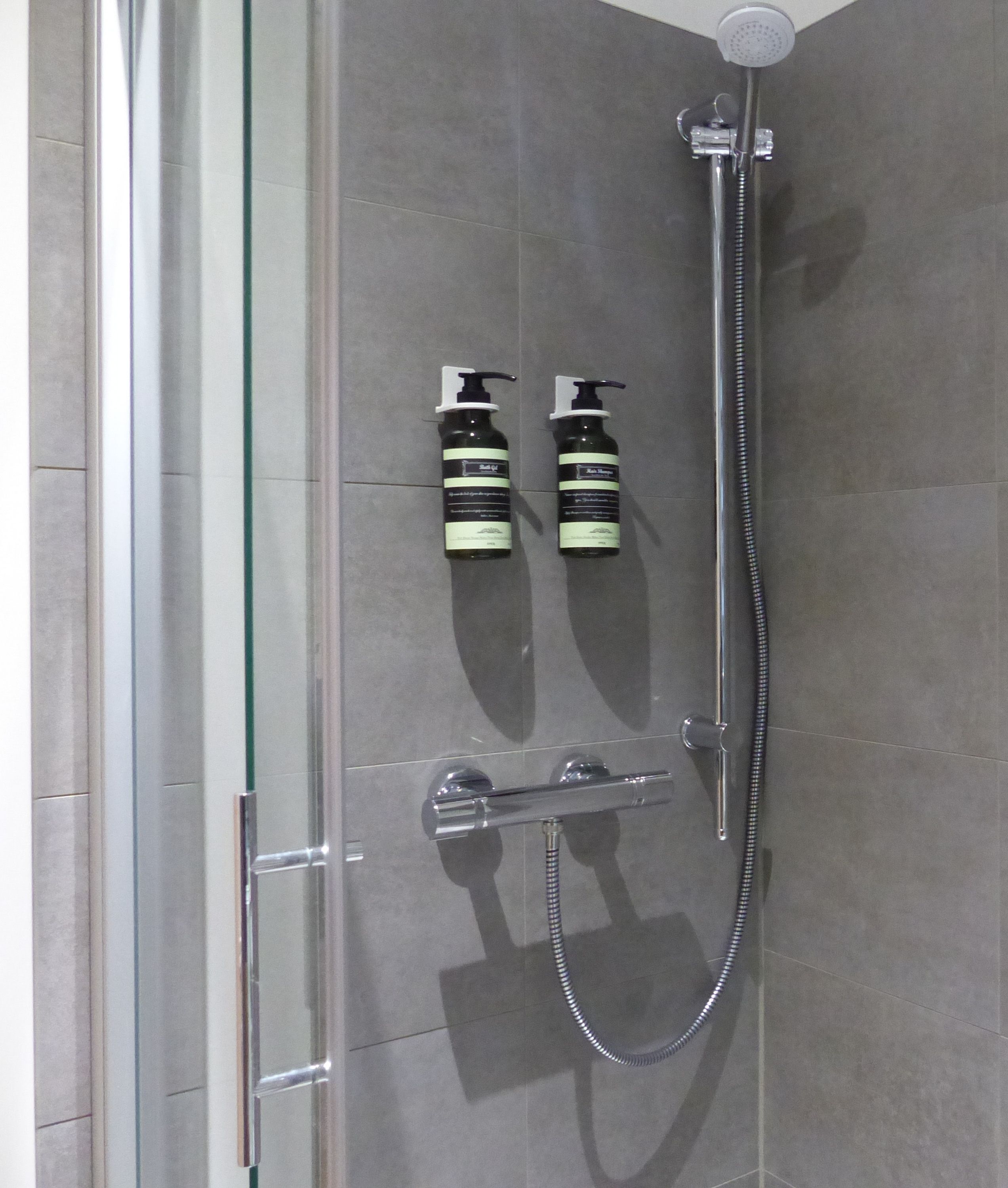 Modern Apartment W/ Queen-Size Bed, NETFLIX, Kitchen, Ground Floor, Near AMEOS Hospital DALIMO | Apa - 12