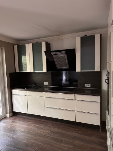 Modern 3-room apartment with small garden